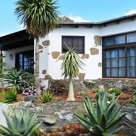 Villa Celeste, Con Wifi, Piscina Privada Cerca Cesar Manrique Tahiche